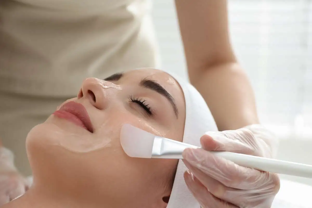 What Skin Concerns Does a VI Chemical Peel Address?